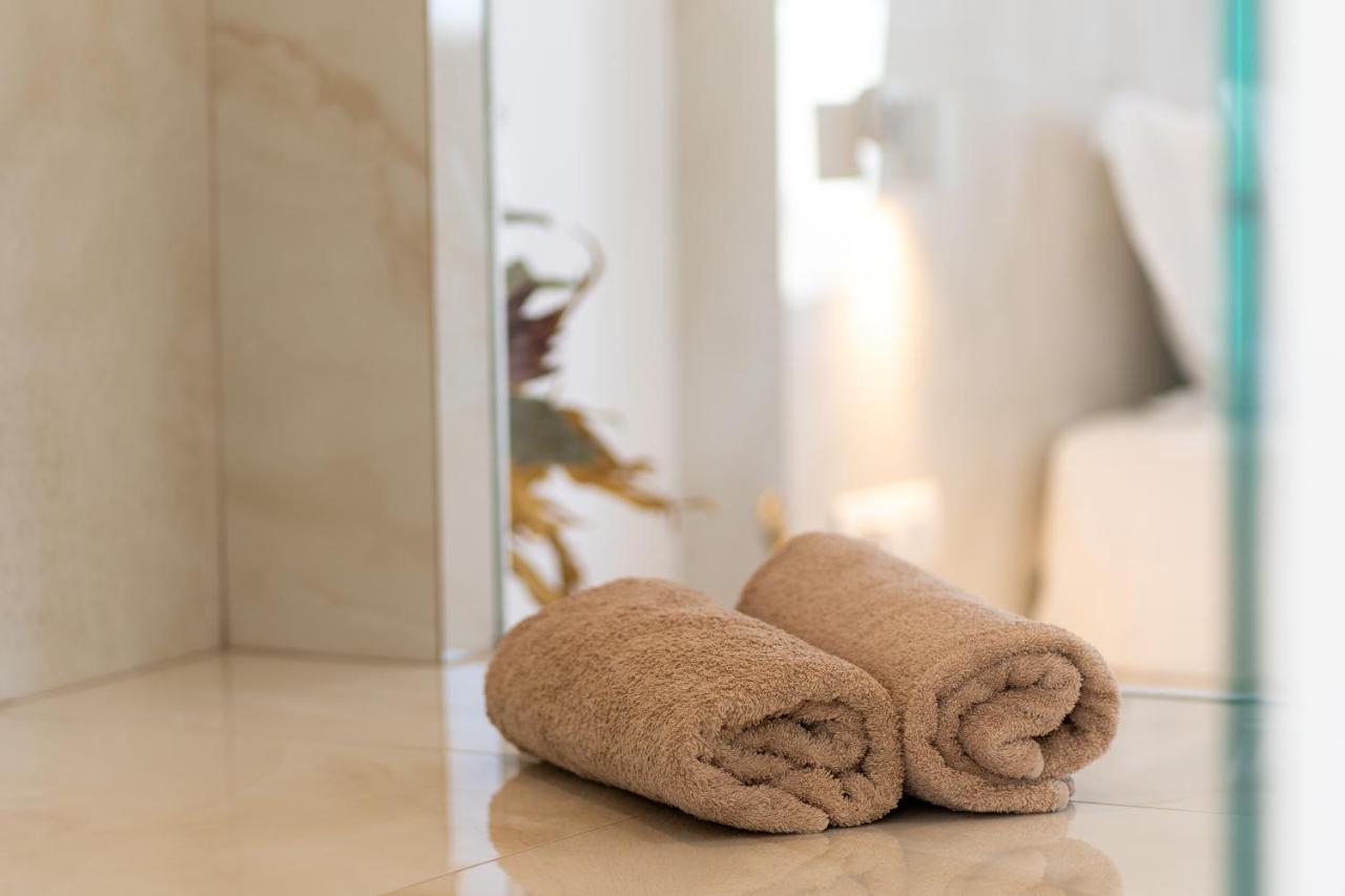 Cycladic Suites & Spa Тира Экстерьер фото