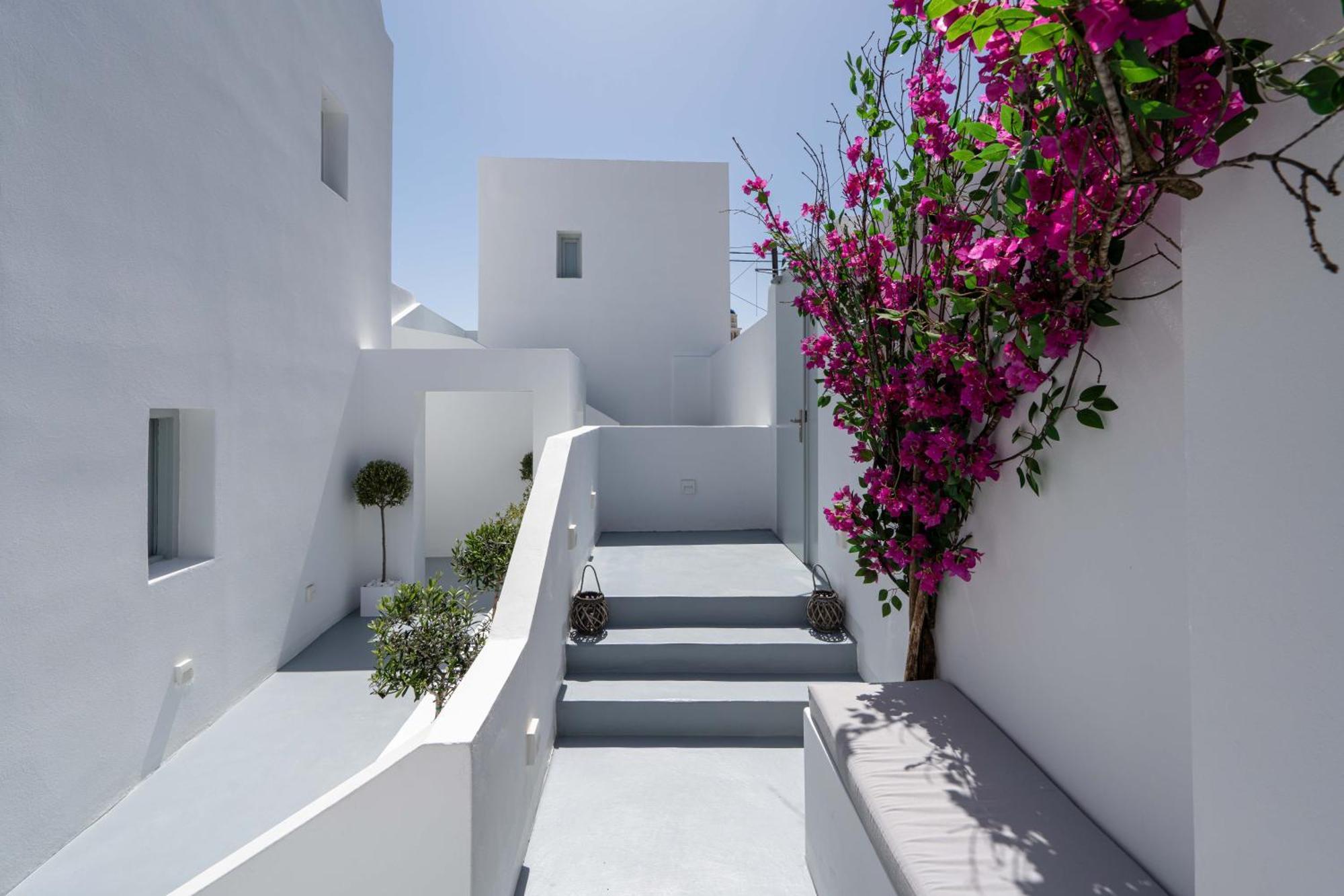 Cycladic Suites & Spa Тира Экстерьер фото
