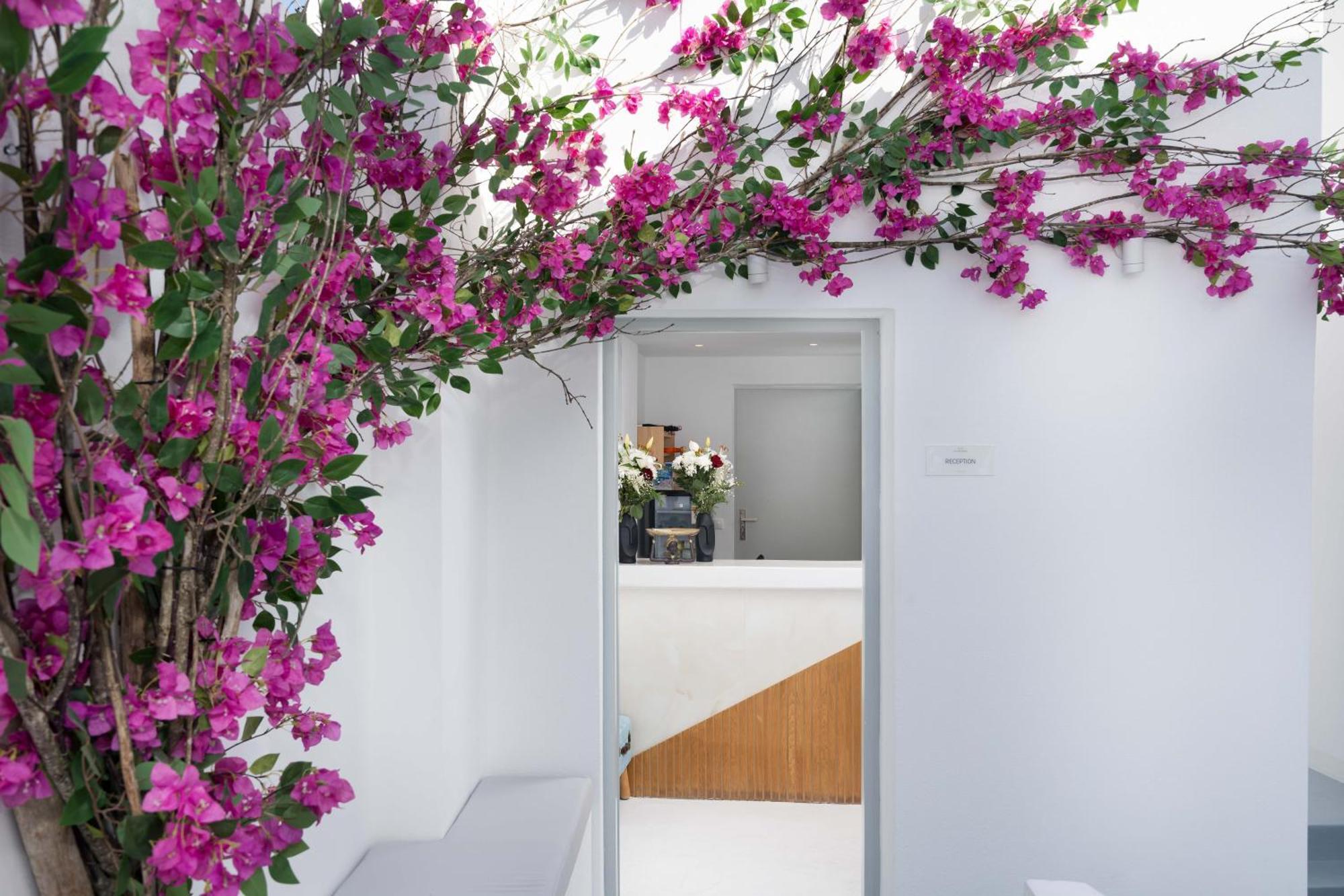 Cycladic Suites & Spa Тира Экстерьер фото